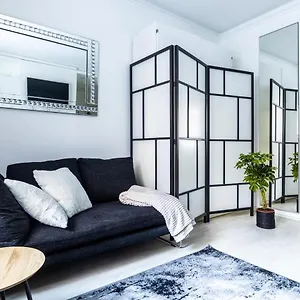  Apartment Sailor's